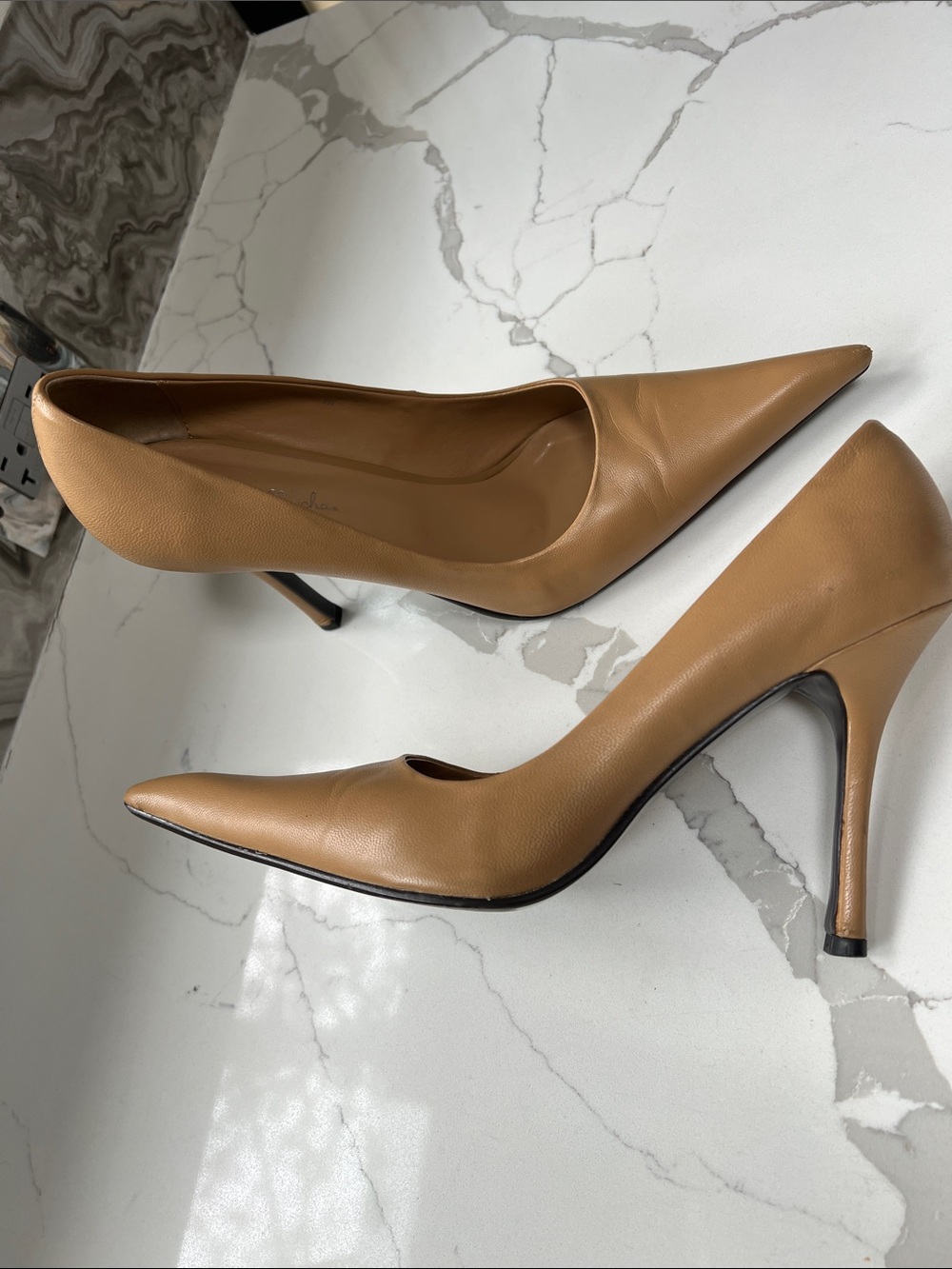 Gabriella Rocha Sz 9W Beige Leather Pointed-toe 3.5” Stiletto Heels Pumps